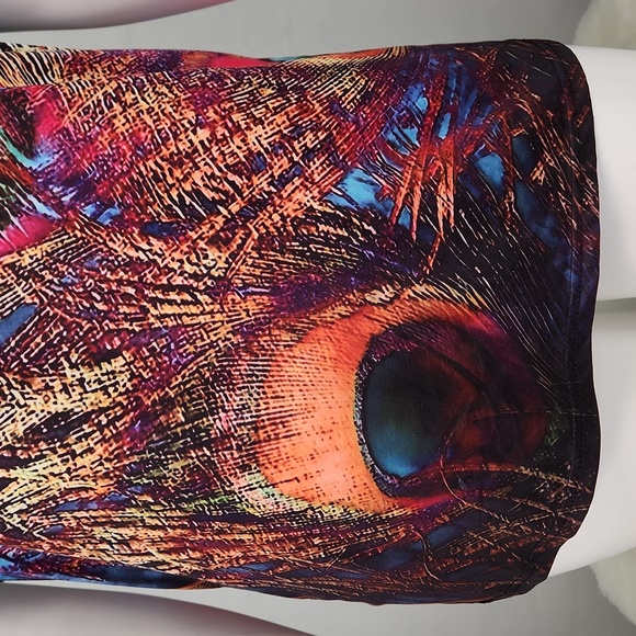 PEACOCK abstract pattern tee, No tags, 52" Chest EUC Unisex 3XL/22/24W - Picture 7 of 11